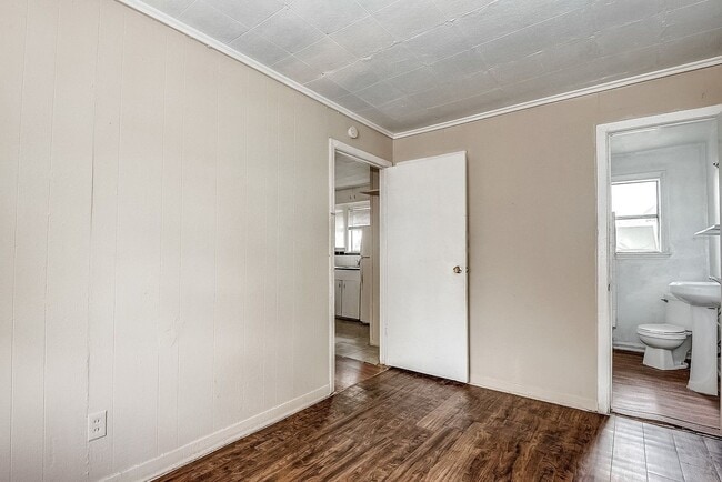 Building Photo - Studio Apartment in Houston.