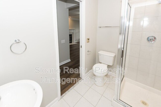 Building Photo - 4893 Habersham Ln