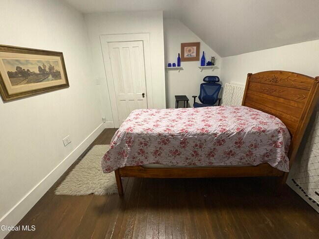 Building Photo - 260 Clark Rd