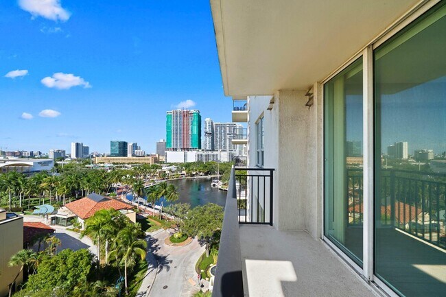 Building Photo - 610 W Las Olas Blvd