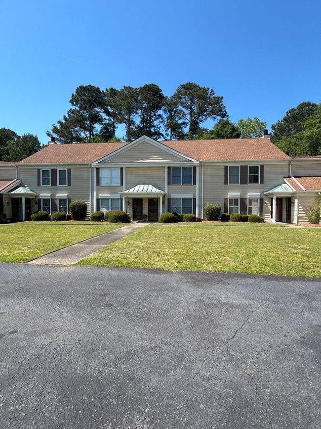 Primary Photo - Newly Remodeled 3 Bedroom in Deer Manor!