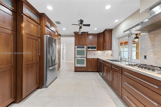 Building Photo - 15440 SW 78th Ct