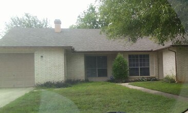 Building Photo - 2 bedroom 1 bath