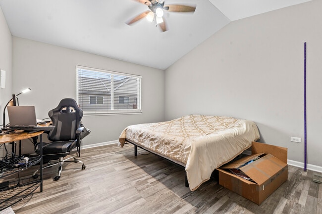 Building Photo - 2987 Saganashkee Ln