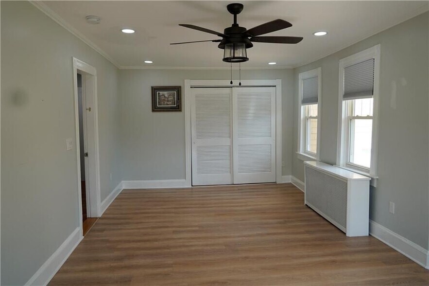 Building Photo - 1358 Narragansett Blvd
