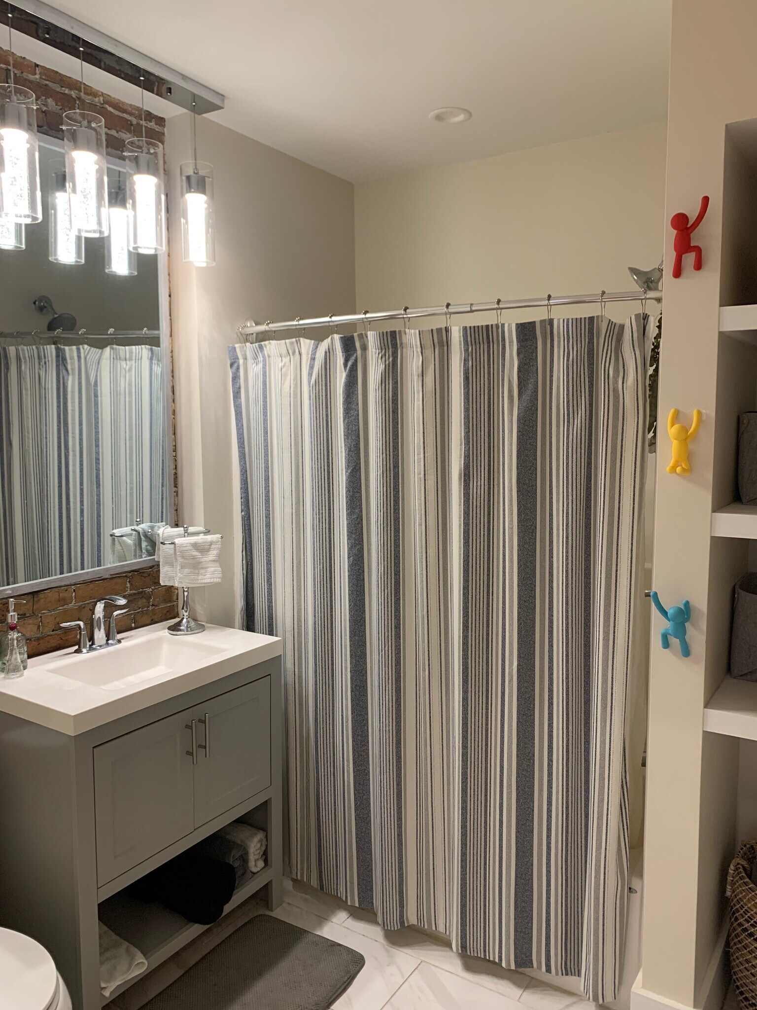 Spacious Bathroom - 53 Broadway