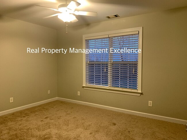 Building Photo - Spacious Corner Lot Ranch in Princeton, Fe...