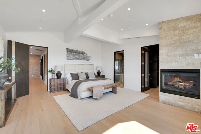 Building Photo - 3116 Elvido Dr