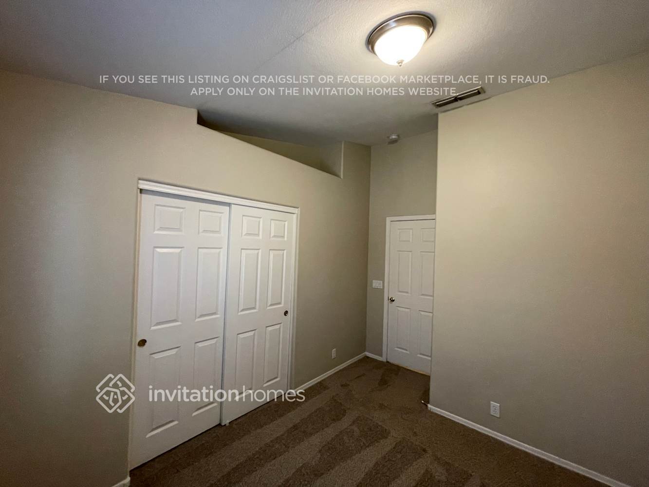 Building Photo - 9331 W Cinnabar Ave