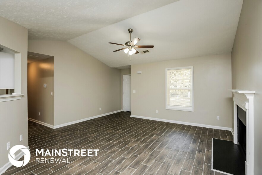 Building Photo - 420 Foxdale Rd