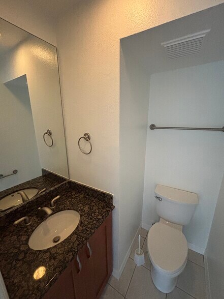 Building Photo - 2400 Feather Sound Dr