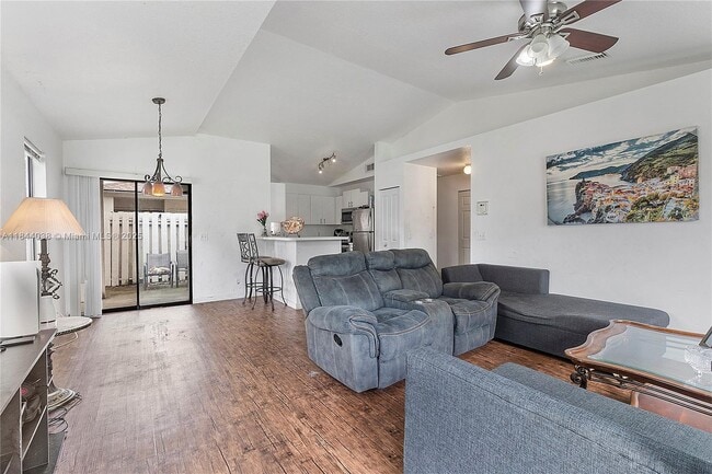 Building Photo - 2828 Stoneway Ln