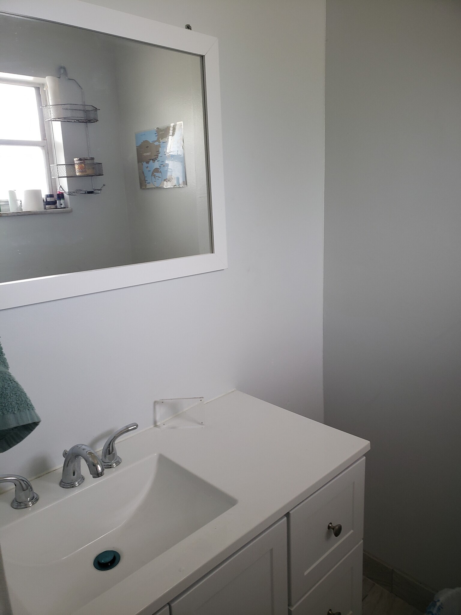 1/2 bath - 300 NE 14th Ave