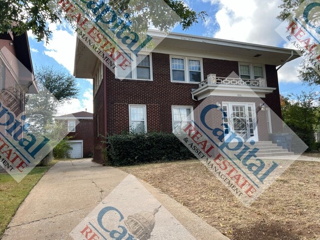 Building Photo - Cozy 2 Bedroom