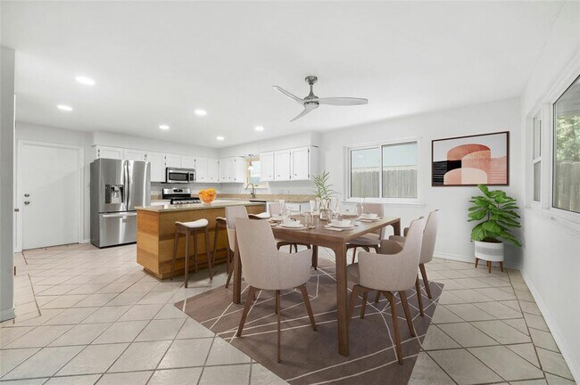 Building Photo - 10255 Missel Thrush Dr