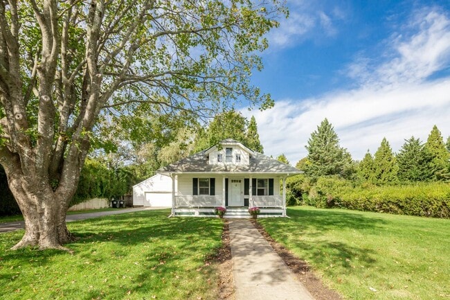 Building Photo - 15 Maidstone Ave