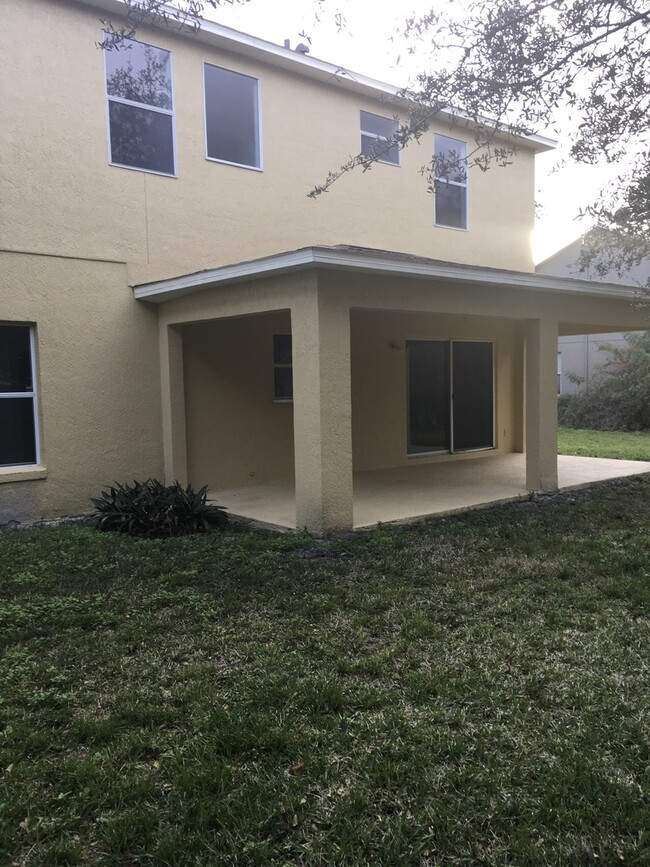 Building Photo - Updated Spacious Home in Oviedo