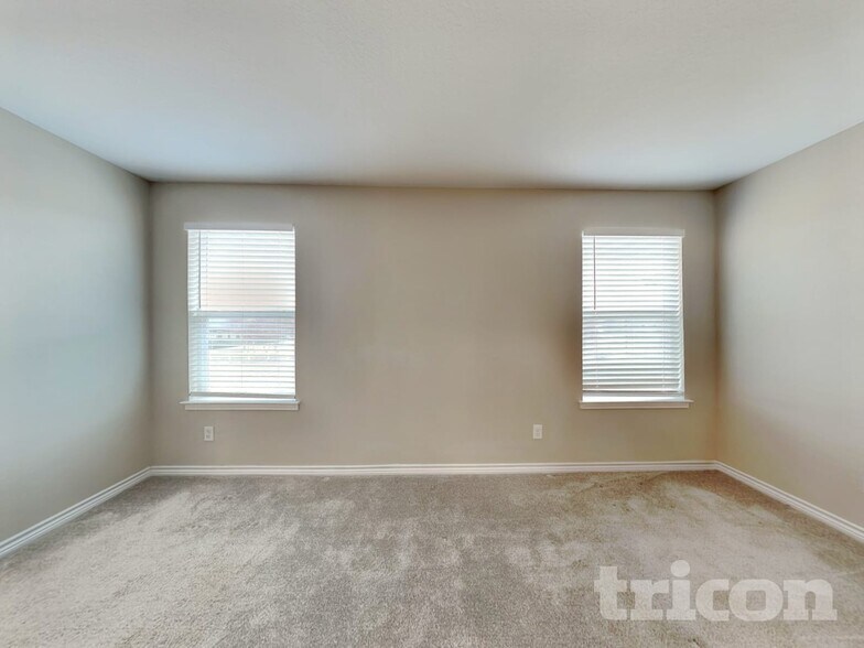 Building Photo - 601 Lost Pond