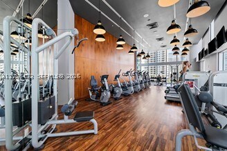 Building Photo - 1300 Brickell Bay Dr