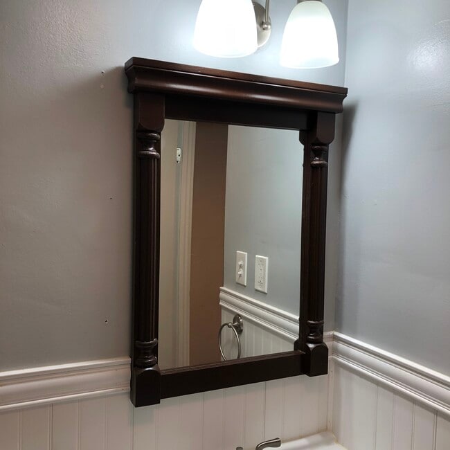 Building Photo - 733A Cribbs St