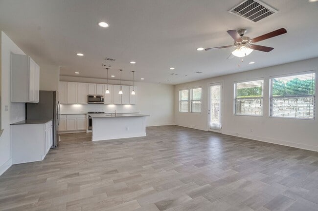 Building Photo - 9102 Moonstone Dr