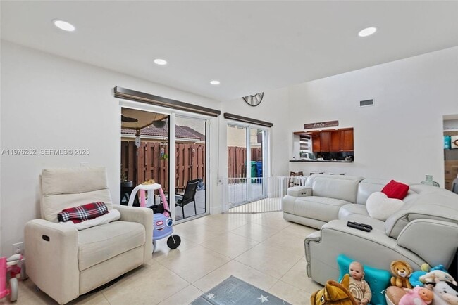 Building Photo - 6523 NW 170th Ln
