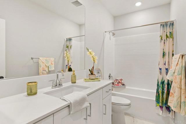 Building Photo - 12639 Elizabeth Wy