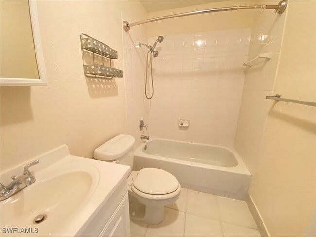 Building Photo - 4607 Bayshore Dr
