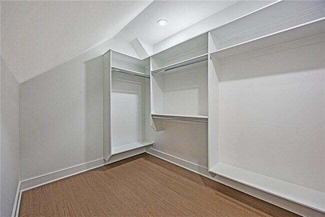 Building Photo - 83 Deer Cyn Dr