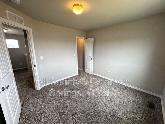Building Photo - 6471 Weiser Dr