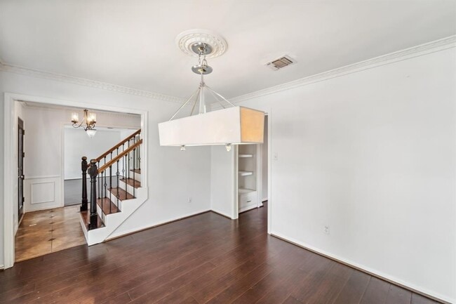 Building Photo - 1823 Saddlecreek Dr