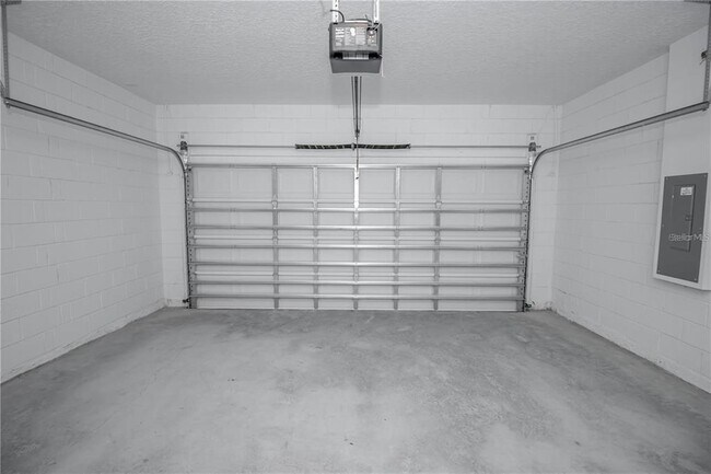 Building Photo - 483 Marion Oaks Blvd