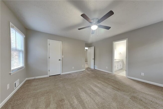 Building Photo - 2201 Whitebluff Way