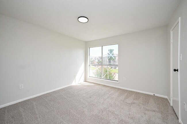 Building Photo - 260 El Dorado Blvd