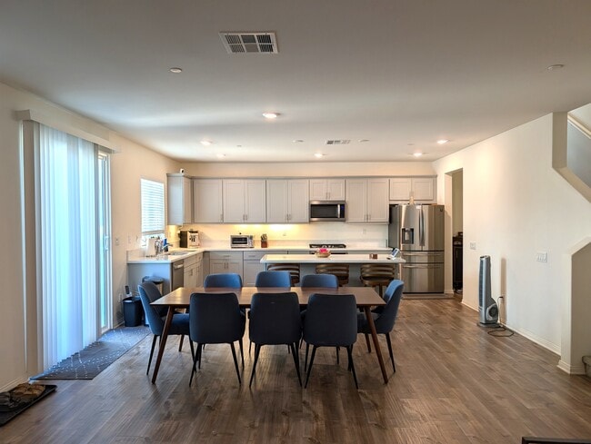 Building Photo - 17106 Zion Dr