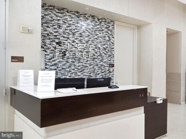 Building Photo - 157 Fleet St