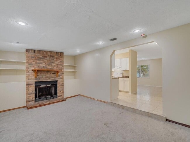 Building Photo - 1166 SE Preston Ln