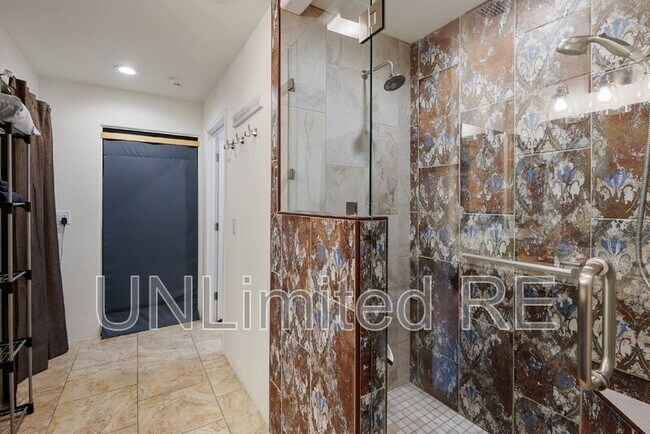Building Photo - 2285 Lariat Rd