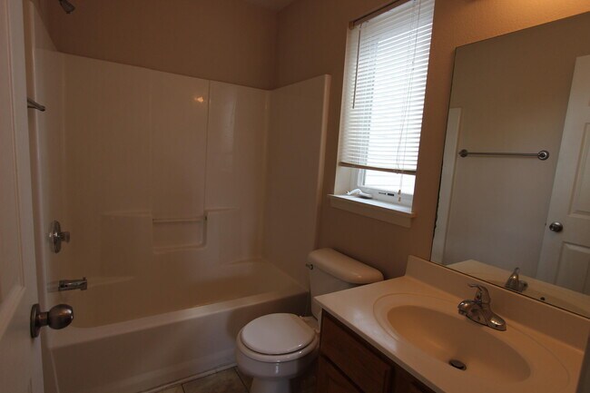 Building Photo - 1518 Timber Creek Dr