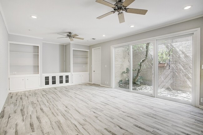 Building Photo - 7527 Del Monte Dr