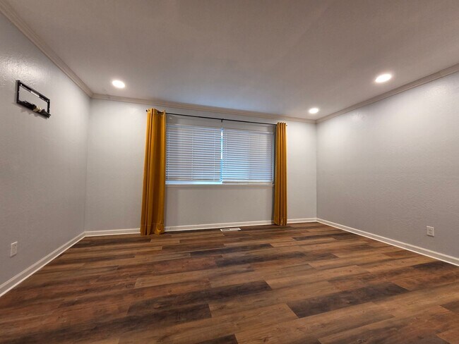 Building Photo - 1294 Pine Valley Rd