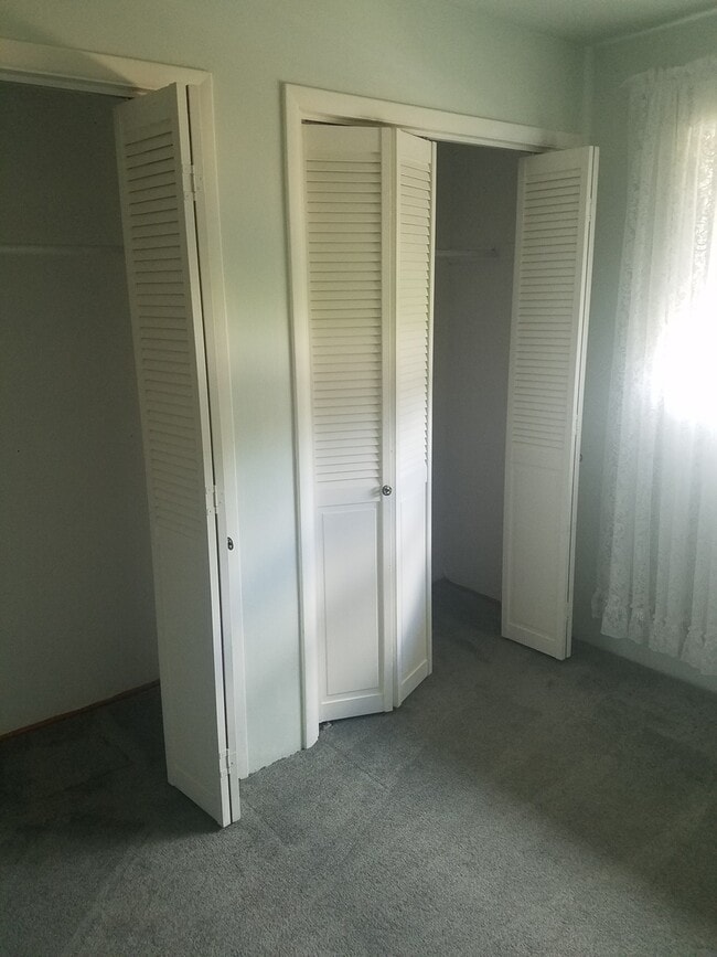 Building Photo - STATUS:AVAILABLE  |R136a| $1795
