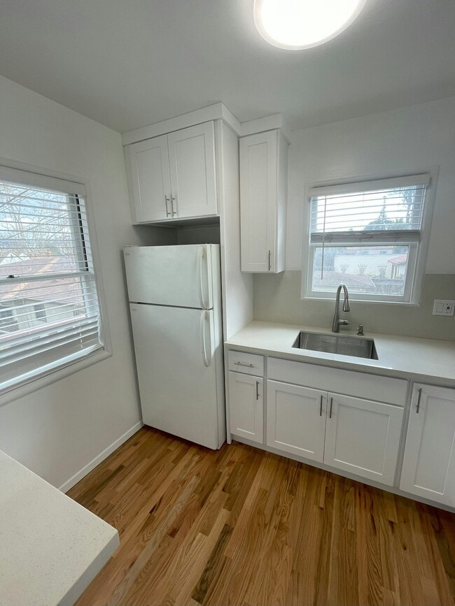 Building Photo - 767 N 2nd St