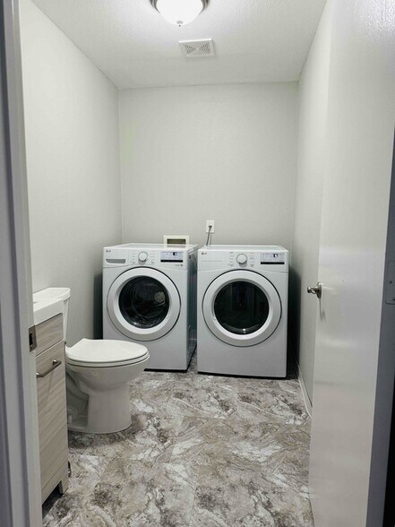 Building Photo - 155 W Berkeley St