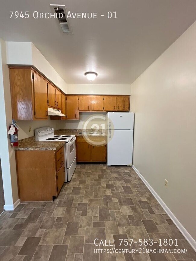 Building Photo - 7945 Orchid Ave