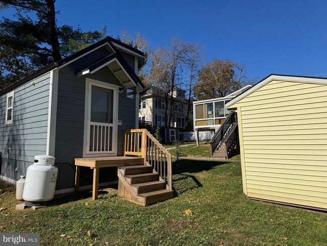 Building Photo - 12 W Loudoun St