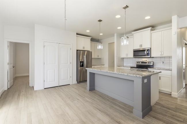 Building Photo - 6376 E Payson Dr