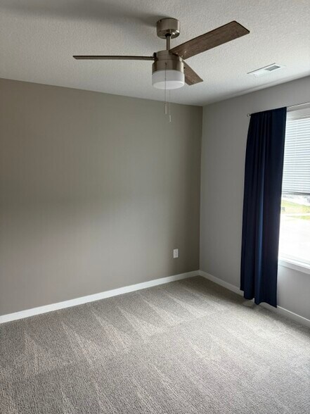 Building Photo - 1749 Ashwood Ave