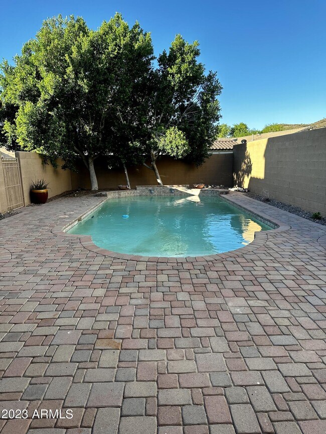 Building Photo - 20959 W Edith Way