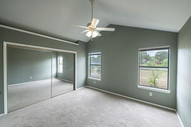 Building Photo - 11901 Swearingen Dr